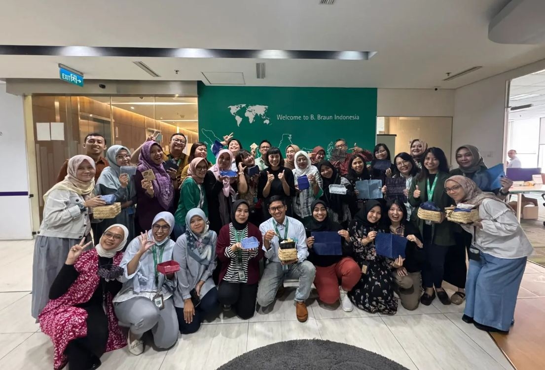 Anna Maria Braun presenting annual report conference titled empowered by technology