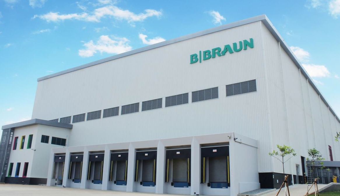 B. Braun visitor center building featuring a B. Braun big logo, radiating a sense of hospitality and openness to all who approach. 