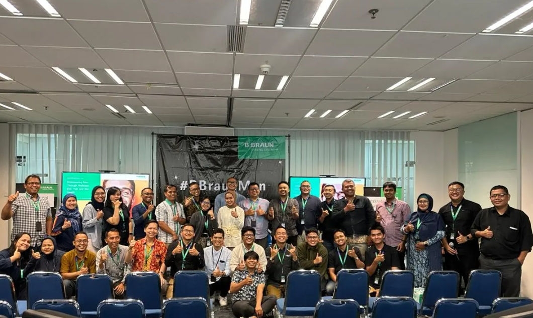 Anna Maria Braun presenting annual report conference titled empowered by technology