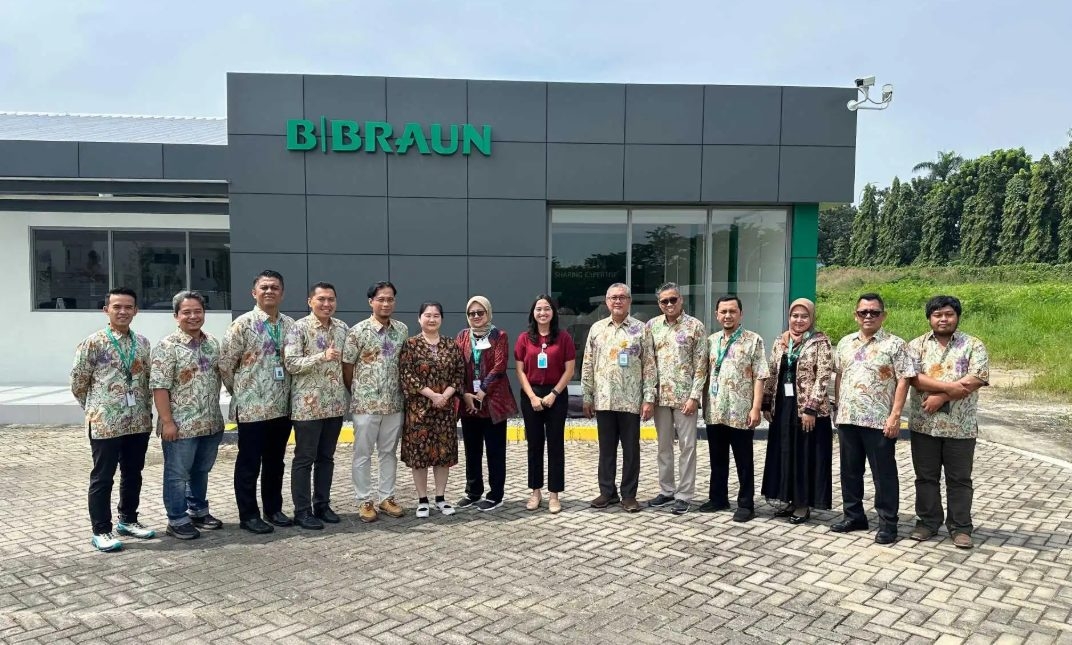 Anna Maria Braun presenting annual report conference titled empowered by technology