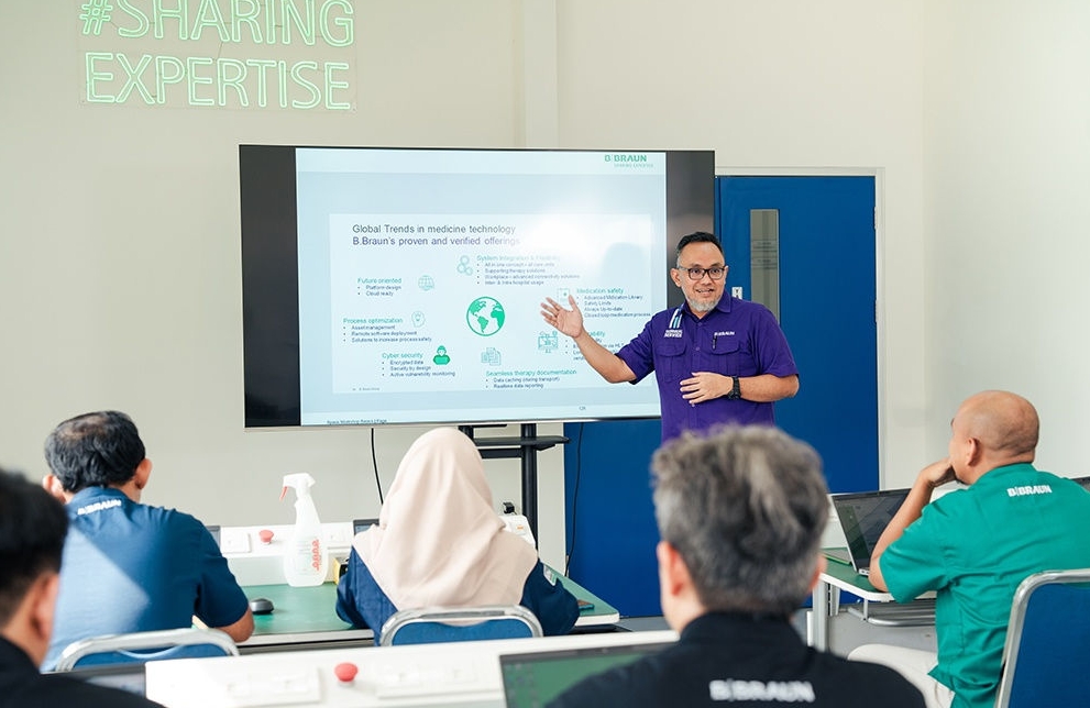 B. Braun employees provide training on the use of tools and the maintenance of medical devices.