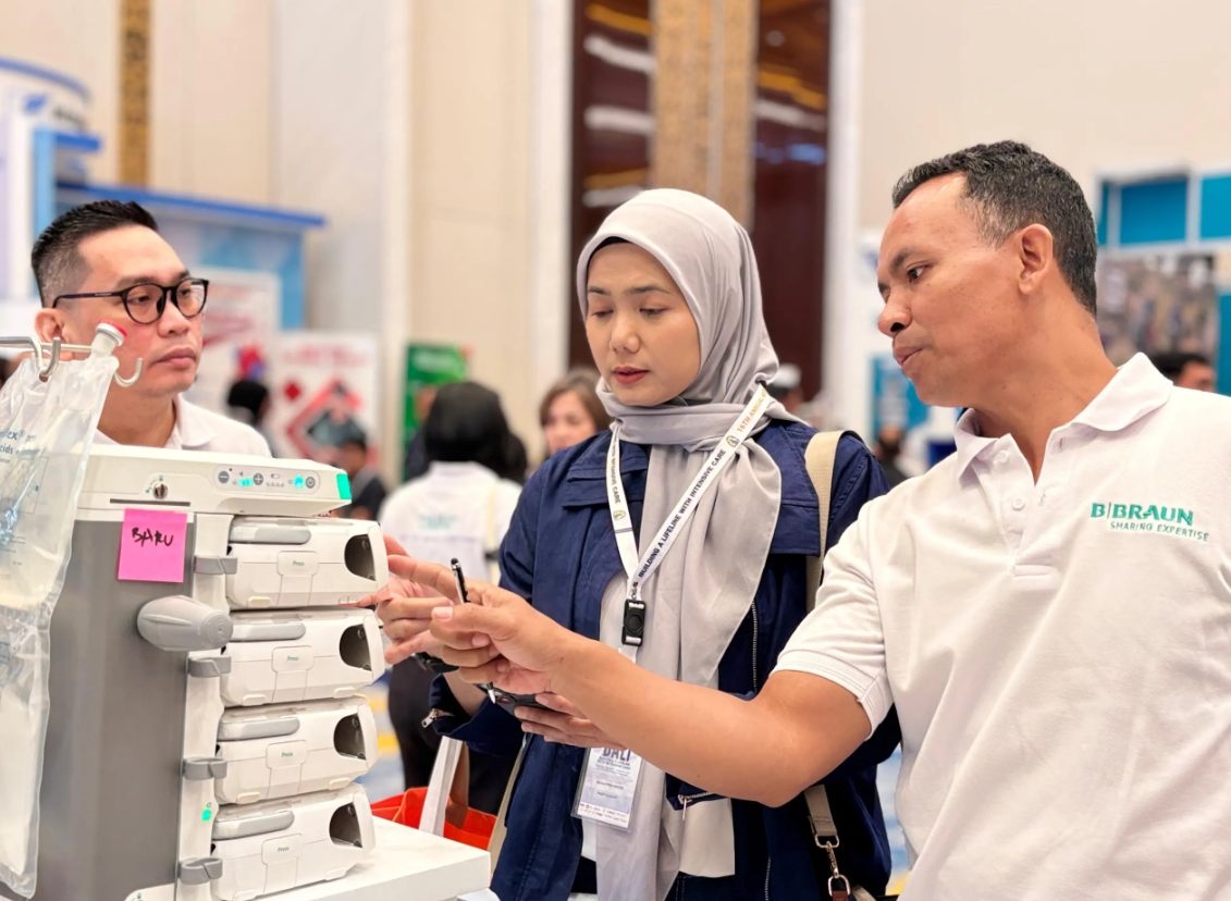 Anna Maria Braun presenting annual report conference titled empowered by technology